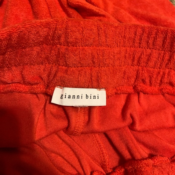 high waisted reddish orange gianni bini shorts - Picture 3 of 3